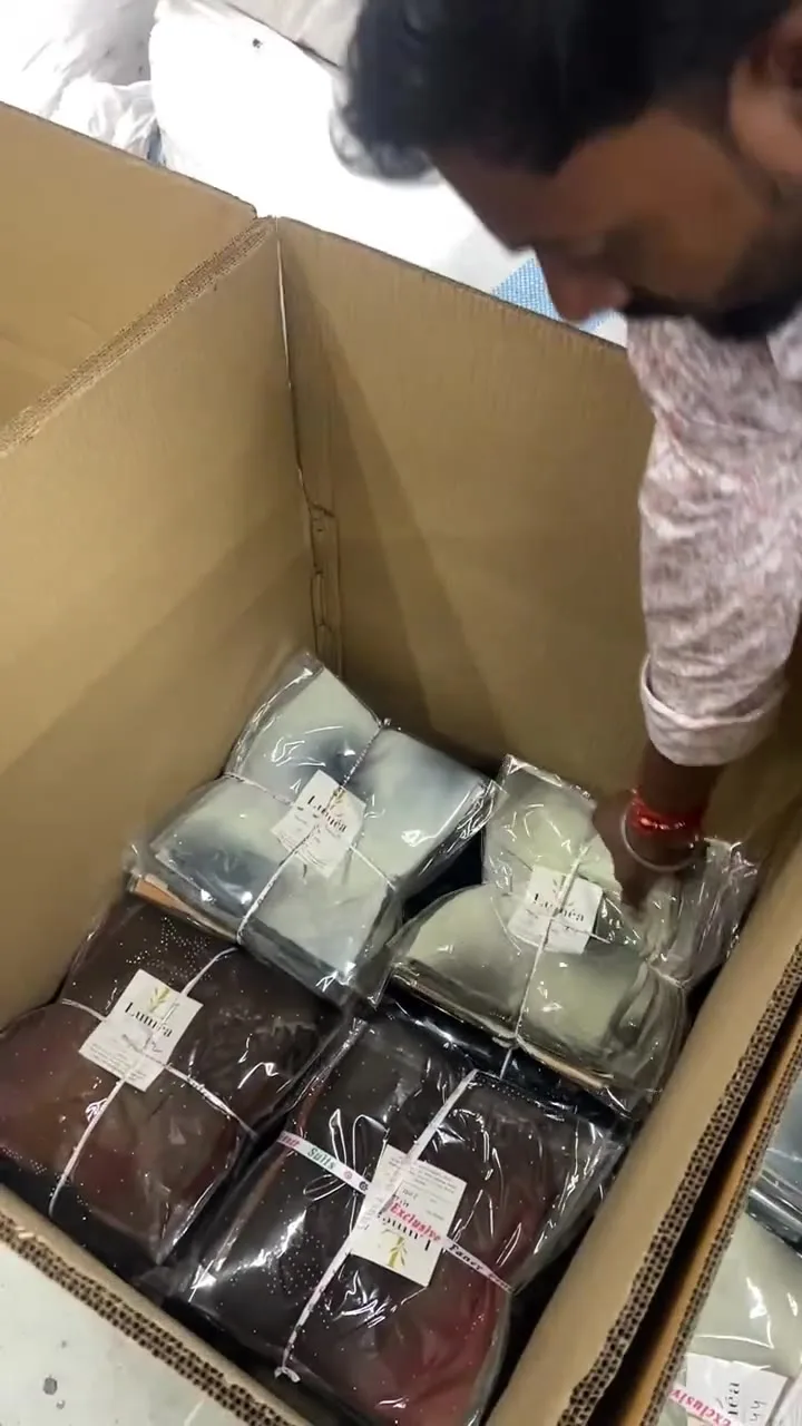 Packing an export carton